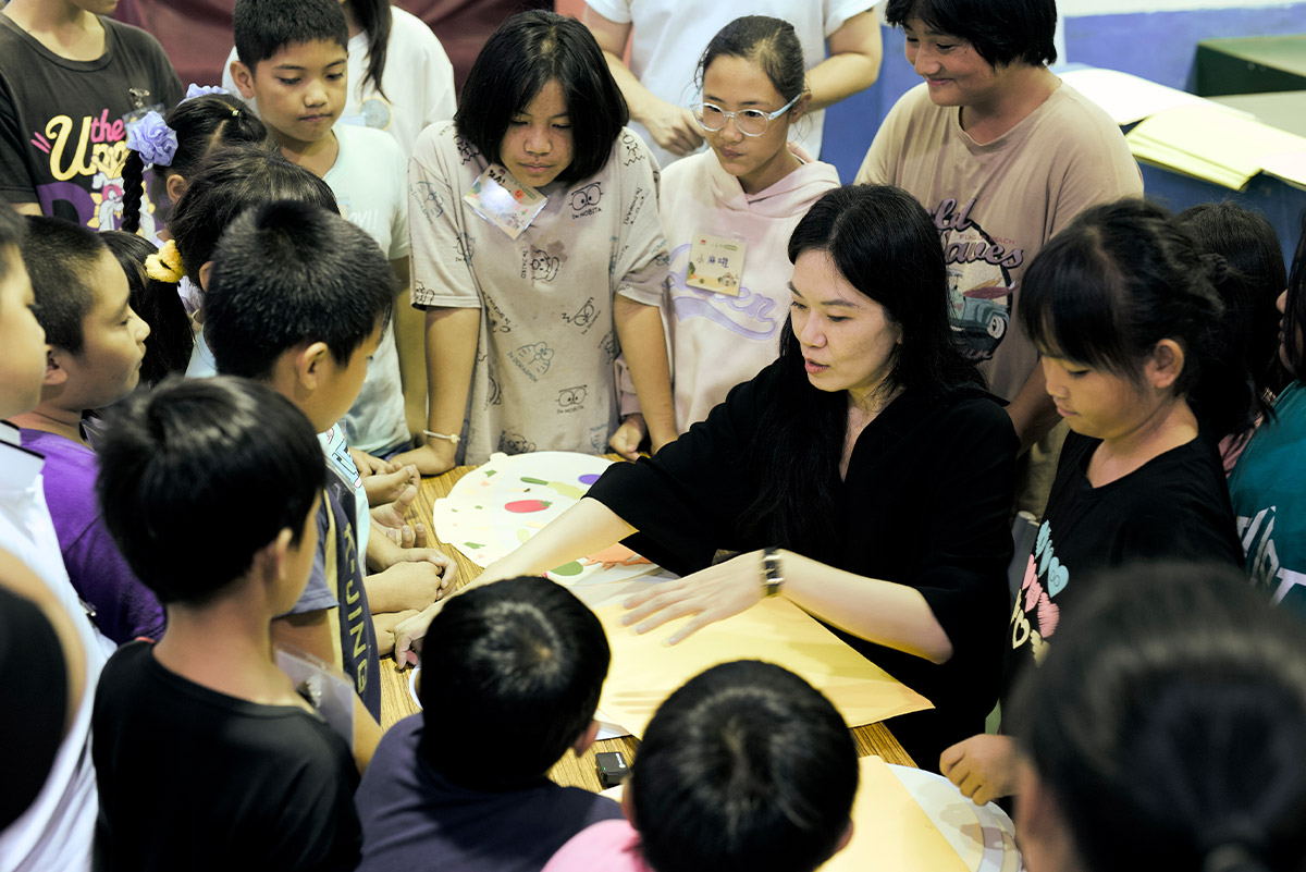 右圖：佳格營養教育營融入美育課程、引導博幼學童五育發展